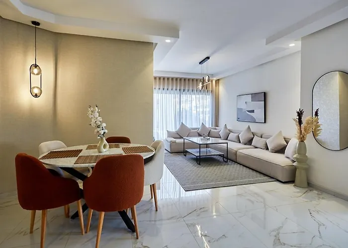 Your Home Away From Home 2 Bed Flat With Parking