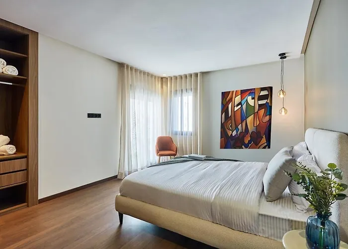 Your Home Away From Home 2 Bed Flat With Parking